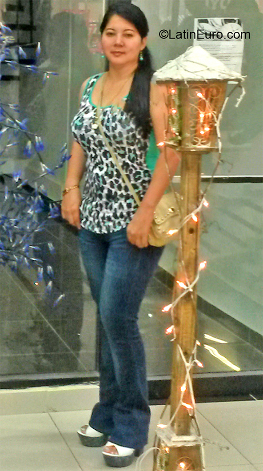 Date this fun Colombia girl Yury from Cali CO26793
