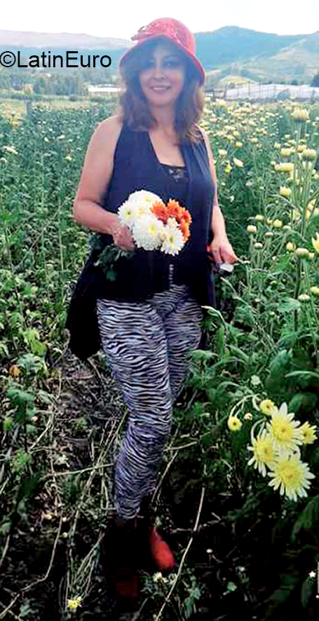 Date this beautiful Ecuador girl Miriam from Quito EC432