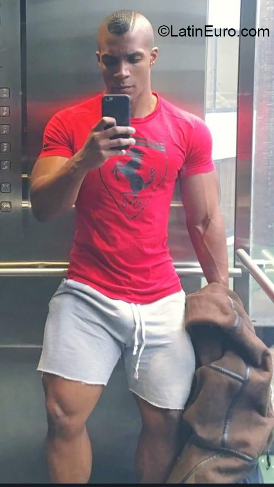 Date this cute Colombia man Cory from Cali CO26822