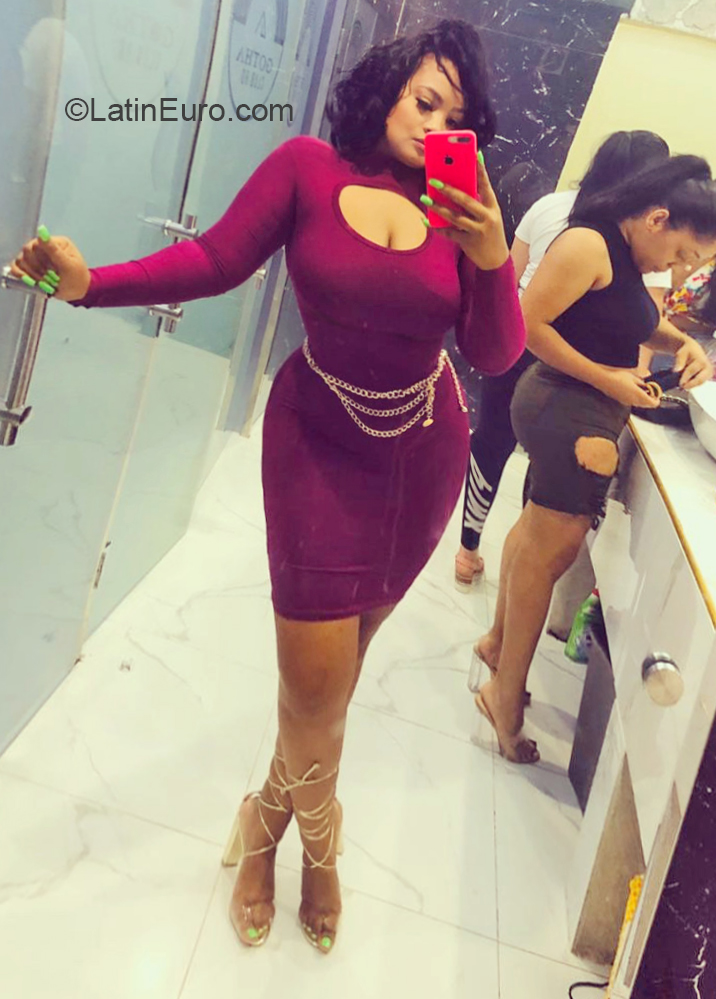 Date this sultry Dominican Republic girl Joselyn from Santo Domingo DO37454