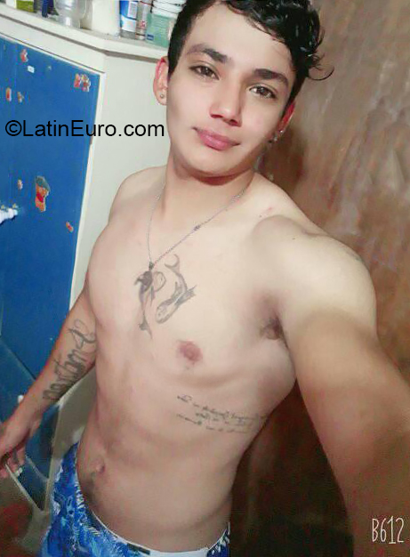 Date this nice looking Argentina man Ric from Bariloche AR341