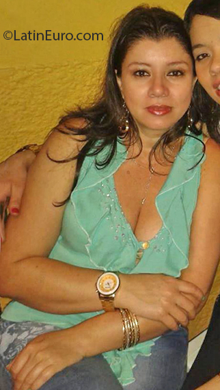 Date this pretty Colombia girl Yamile from Envigado CO26882