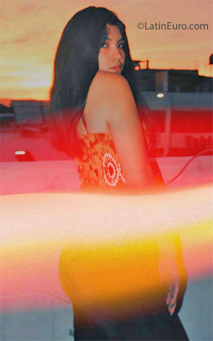 Date this beautiful Peru girl Vivian from Araquipa PE1526