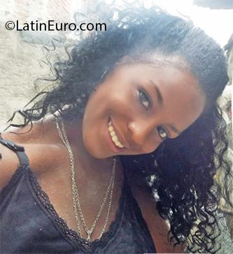 Date this good-looking Cuba girl Laura from Santiago De Cuba CU672