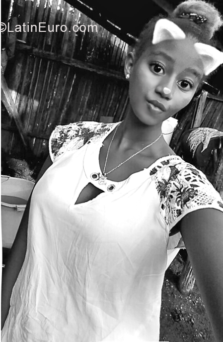 Date this foxy Colombia girl Briny from Quibdo CO27166