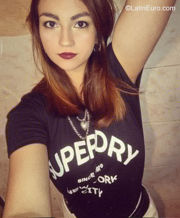 Date this hot Argentina girl Candela from Mendoza AR396