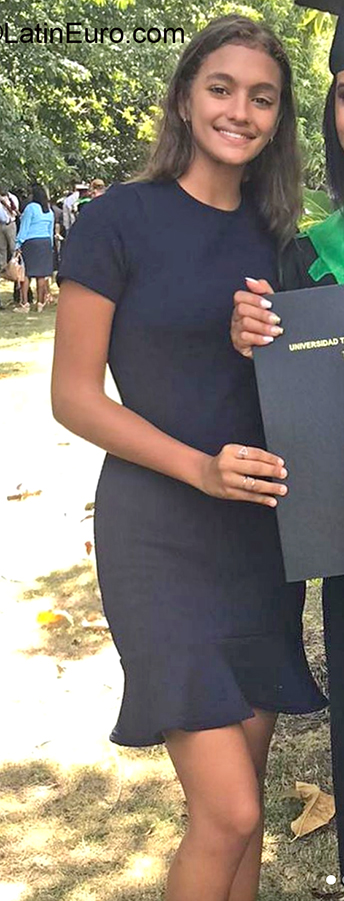 Date this beautiful Dominican Republic girl Wilma from Santo Domingo DO38057