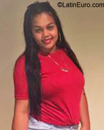 Date this gorgeous Dominican Republic girl Mari from Santiago DO38062