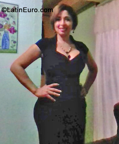 Date this attractive El Salvador girl Paz from San Salvador SV114