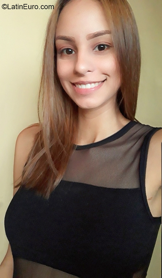 Date this pretty Venezuela girl Remar from Barinas VE3247