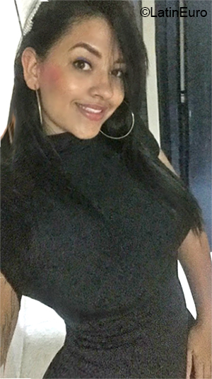 Date this sultry Colombia girl Stephany from Cali CO27689