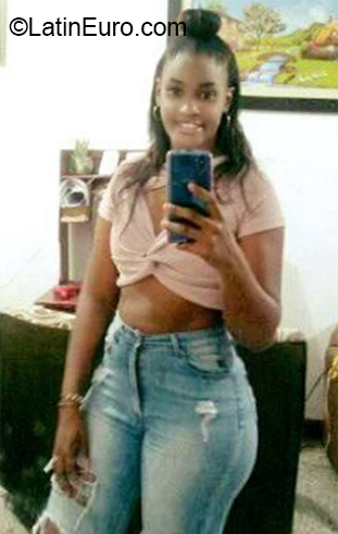Date this gorgeous Colombia girl Yuliana from Cali CO27739