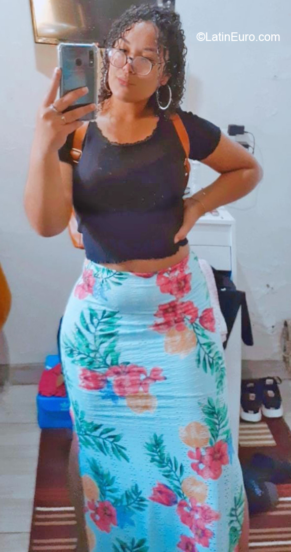 Date this pretty Brazil girl Emily from Osorio BR11189