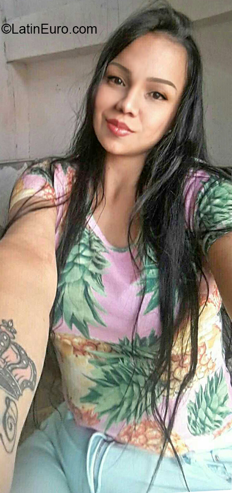 Date this stunning Colombia girl Erika from Medellin CO28012
