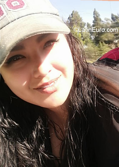 Date this foxy Colombia girl Carolina from Bogota CO28028