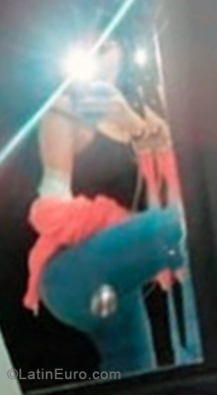 Date this young Colombia girl Alejandra from Bogota CO28110