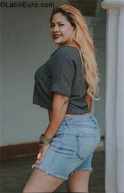 Date this charming Venezuela girl Lismery from Coro VE3366