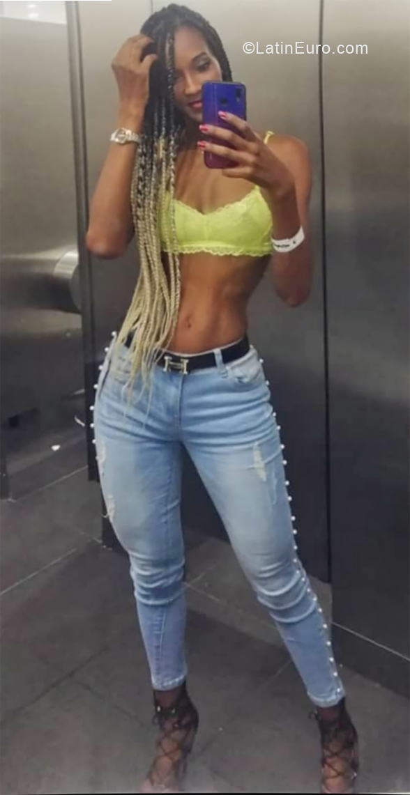 Date this foxy Colombia girl Vane from Bogota CO28182