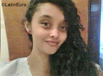 Date this young Brazil girl Vanessa from Cabaceira do Paraguacu BR11210