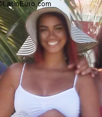 Date this charming Cuba girl Eliany from Havana CU718