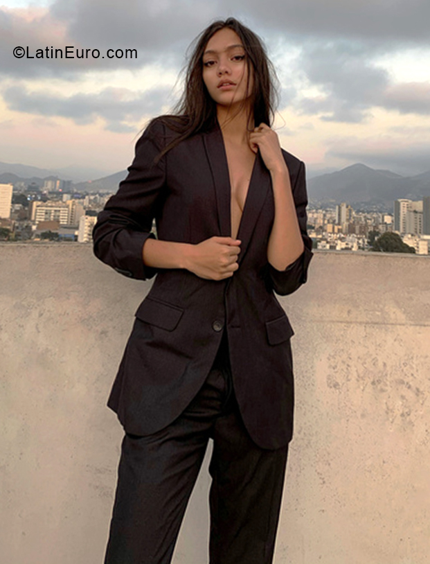 Date this pretty Peru girl Maria from Lima PE1658