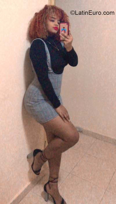 Date this voluptuous Dominican Republic girl Ankelys from Santo Domingo DO38773