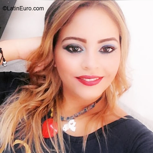 Date this gorgeous Venezuela girl Maria from Valencia VE3494