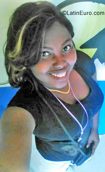 Date this pretty Dominican Republic girl Mari Elena from Santo Domingo DO38919