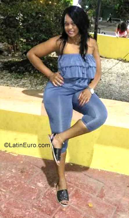 Date this voluptuous Dominican Republic girl Mari from Punta Cana DO38939
