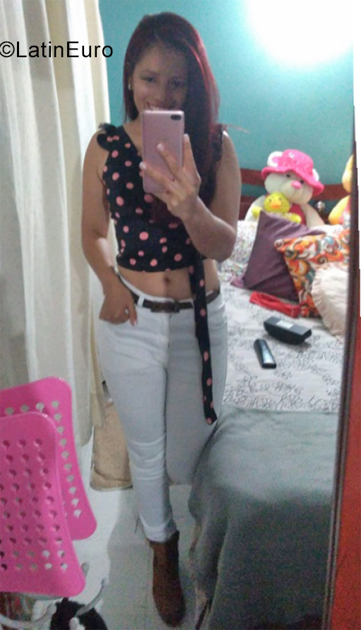 Date this tall Colombia girl Jenni from Bogota CO29155