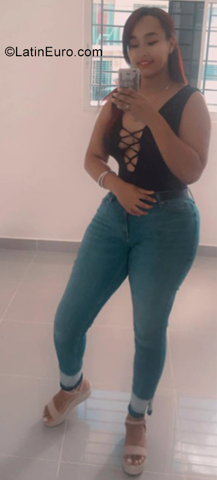 Date this passionate Dominican Republic girl Eli from Santiago DO39207