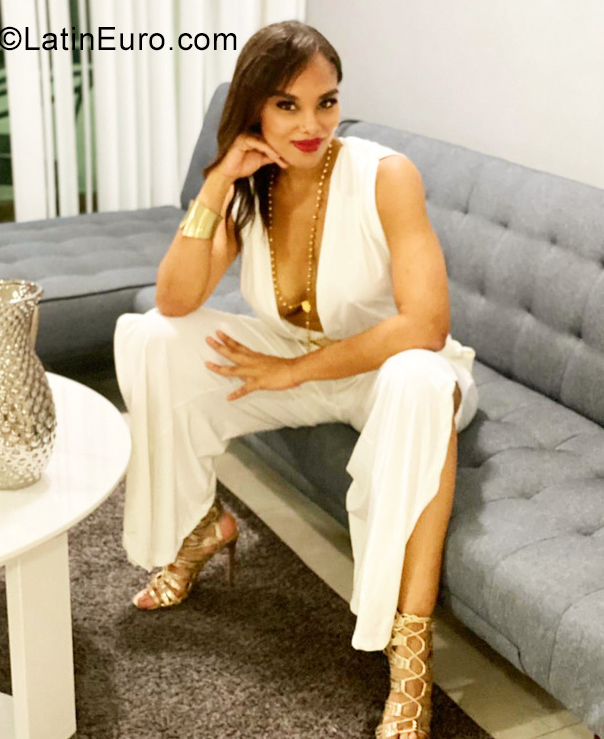 Date this passionate Panama girl Mariel from Panamá PA1261