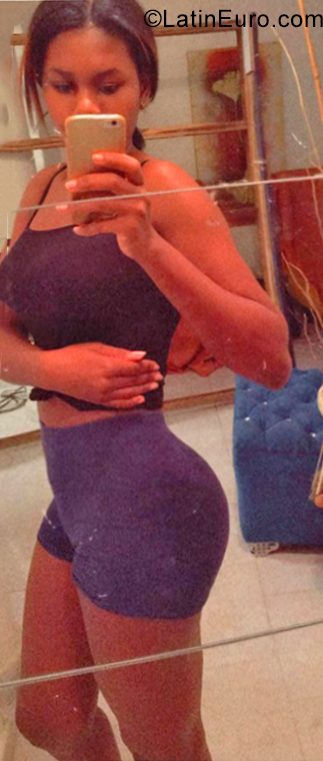Date this gorgeous Dominican Republic girl Karime from Santo Domingo Este DO39323