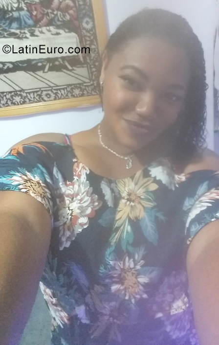 Date this cute Brazil girl CRISTIANE from Rio de Janeiro - Macae BR11315