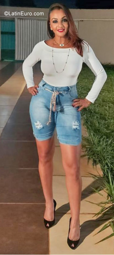 Date this beautiful Brazil girl Jucelia from Brasilia BR11332