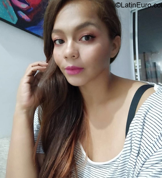 Date this lovely Colombia girl Andrea from Cali CO29614