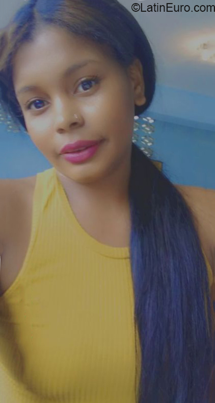 Date this foxy Dominican Republic girl Luisa from Santo Domingo DO39479