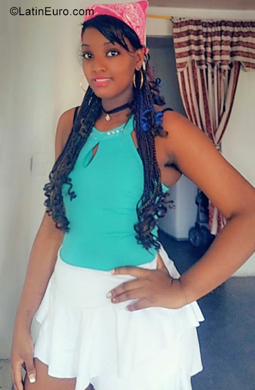 Date this cute Colombia girl Thefany from Palmira CO29764