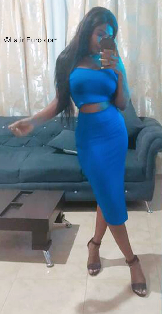 Date this sensual Colombia girl Fabiana from Cali CO29781