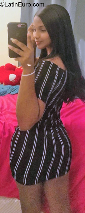 Date this funny United States girl Karolina from New Jersey US21192