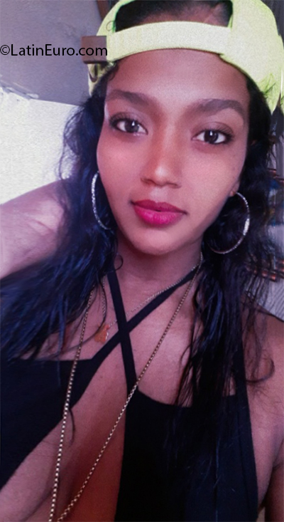 Date this tall Dominican Republic girl Alysha from Santiago DO39624