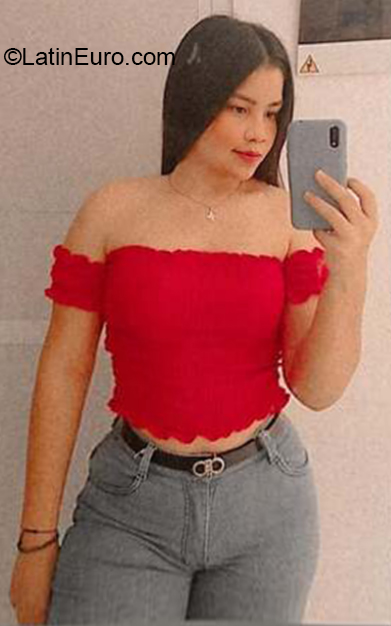 Date this sultry Colombia girl Yoskarlis from Barranquilla CO29960