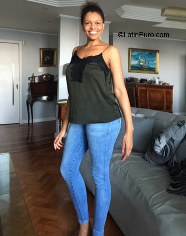 Date this beautiful Brazil girl Neusa from Vitoria BR11359