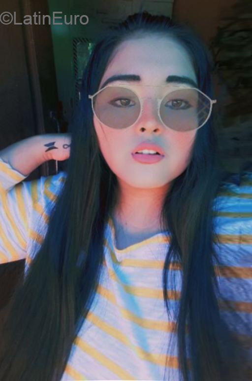 Date this good-looking Bolivia girl Abigail from Santa Cruz BO115