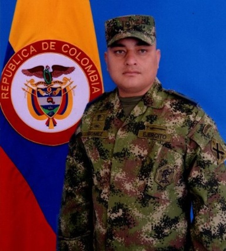 Date this happy Colombia man Luis from Buga CO30018