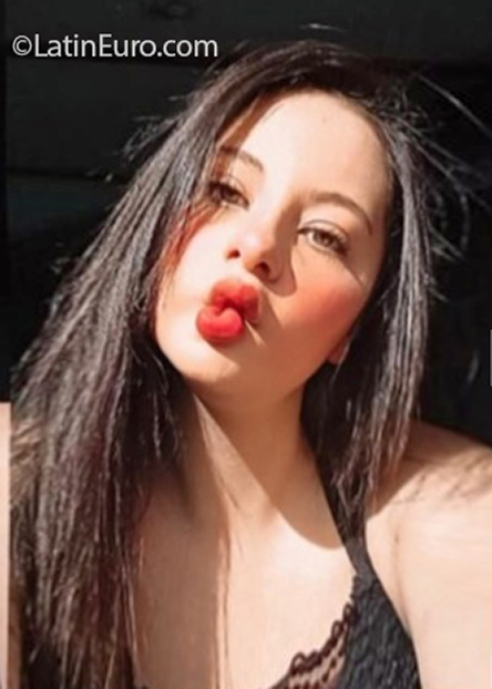 Date this gorgeous Colombia girl Karol Guzmn from Bogota CO30108