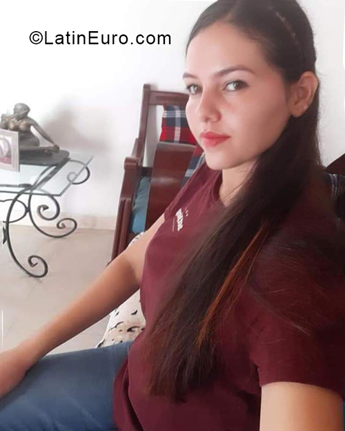 Date this gorgeous Colombia girl Keyssy from Bogota CO30192