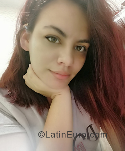Date this nice looking Colombia girl Ruth Esther from Bogota CO30217