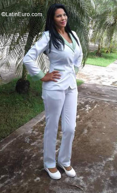 Date this delightful Dominican Republic girl Alexa Estafania from La Vega DO39867
