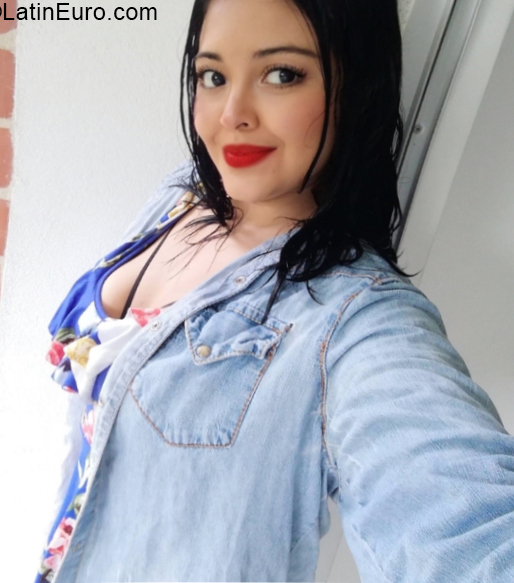 Date this tall Colombia girl Dannie from Cali CO30345